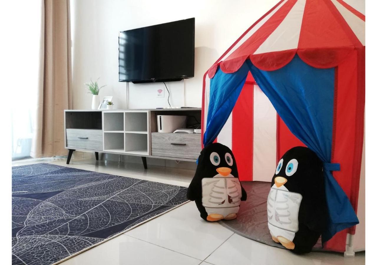 I Residence, 2 Bedroom 4-7 Pax Unit, Walking To Theme N Water Park & Shopping Mall *